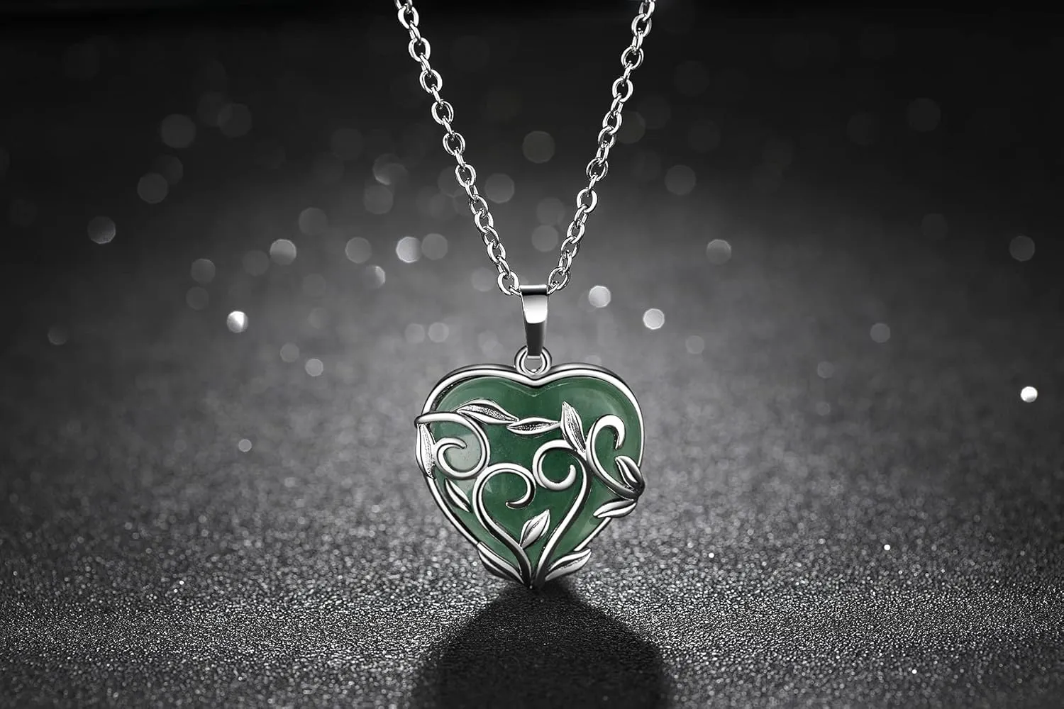 XIANNVXI Green Aventurine Necklace Mothers Day Gifts Healing Crystal Stone Necklaces Heart Pendant Necklace Natural Spiritual Jewelry for Women Girlfriend Wife
